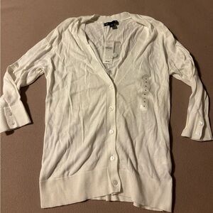 NWT off-white cardigan 3/4 sleeve with button detail